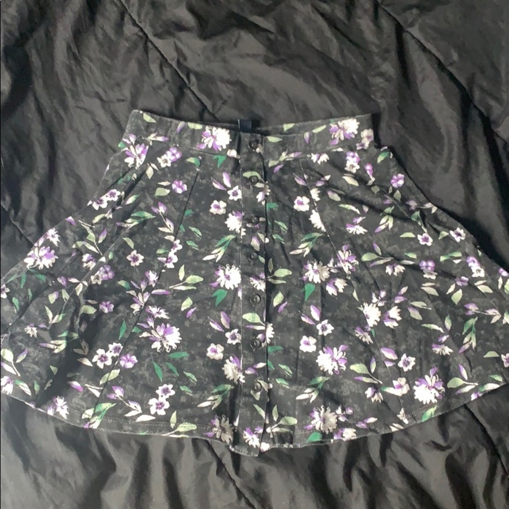 Cute spring skirt!